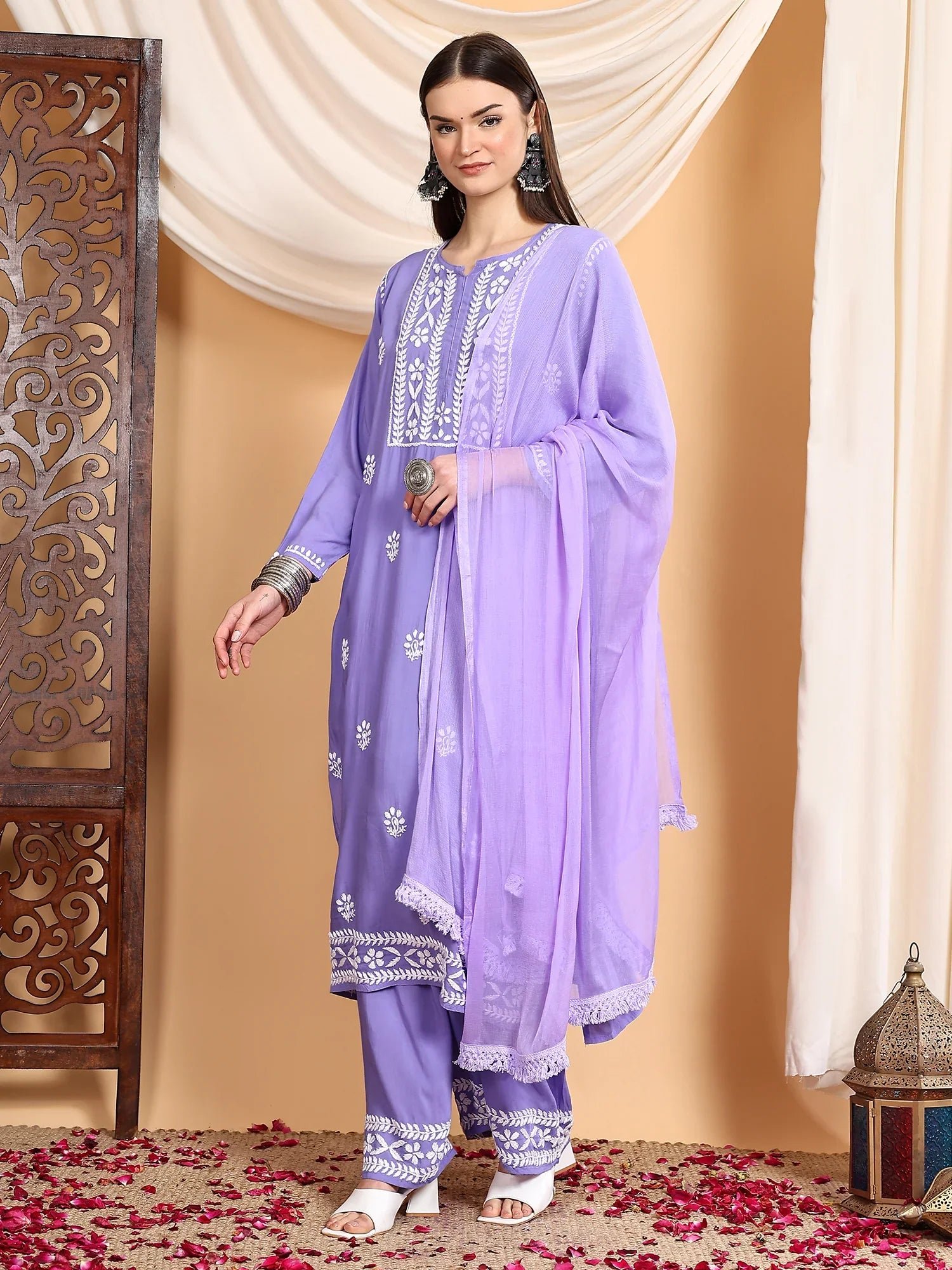 Shiza Chikankari Premium Modal Co-ord Set (Lavender) - Image 5